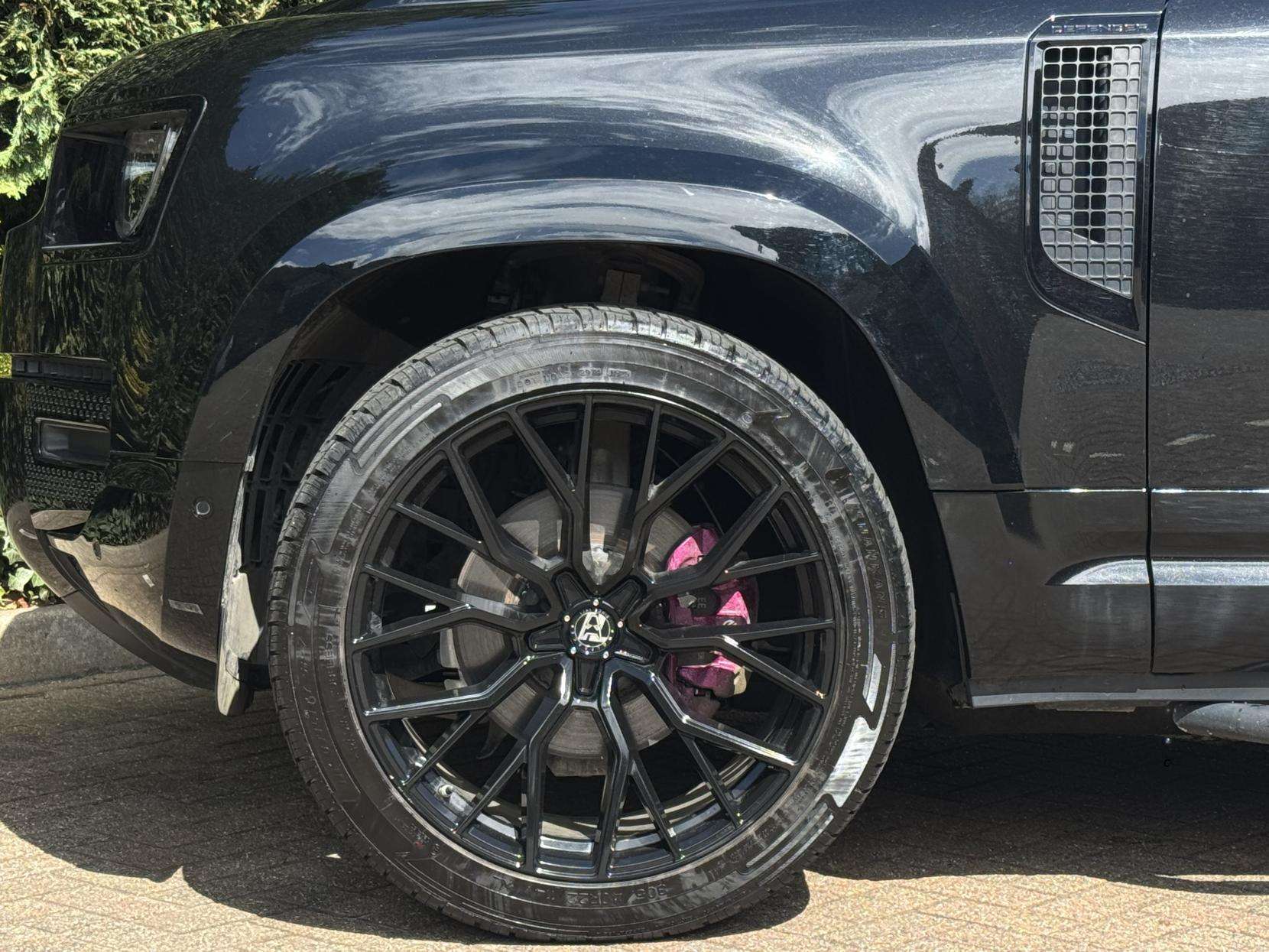 2024 LAND ROVER DEFENDER 90 2024 LAND ROVER DEFENDER 90