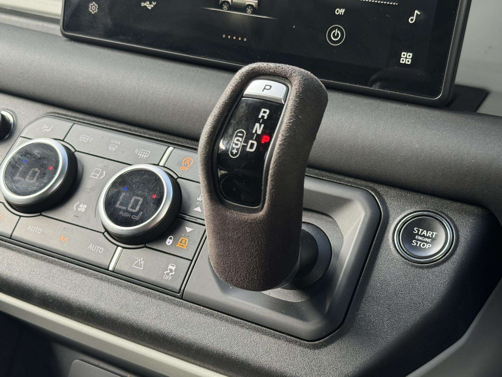 2024 LAND ROVER DEFENDER 90 2024 LAND ROVER DEFENDER 90