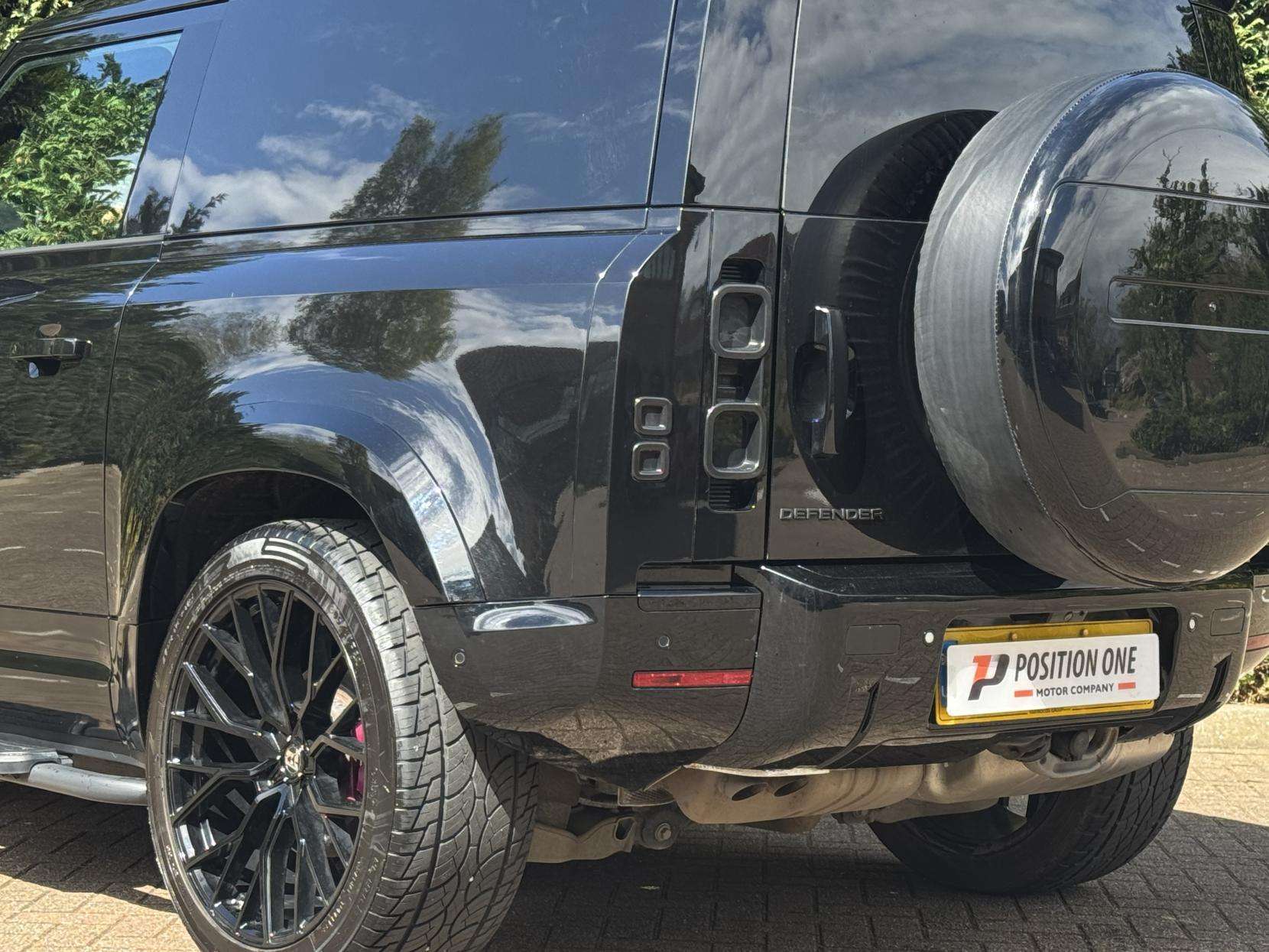 2024 LAND ROVER DEFENDER 90 2024 LAND ROVER DEFENDER 90