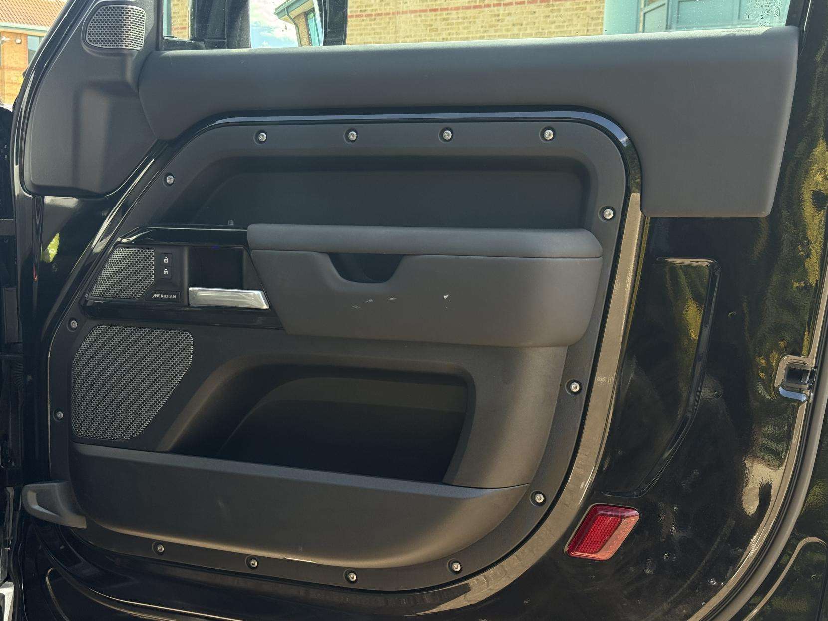 2024 LAND ROVER DEFENDER 90 2024 LAND ROVER DEFENDER 90