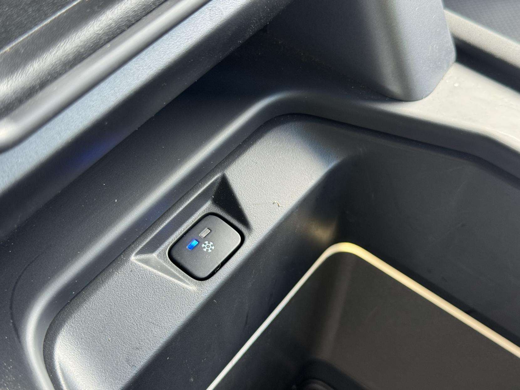 2024 LAND ROVER DEFENDER 90 2024 LAND ROVER DEFENDER 90