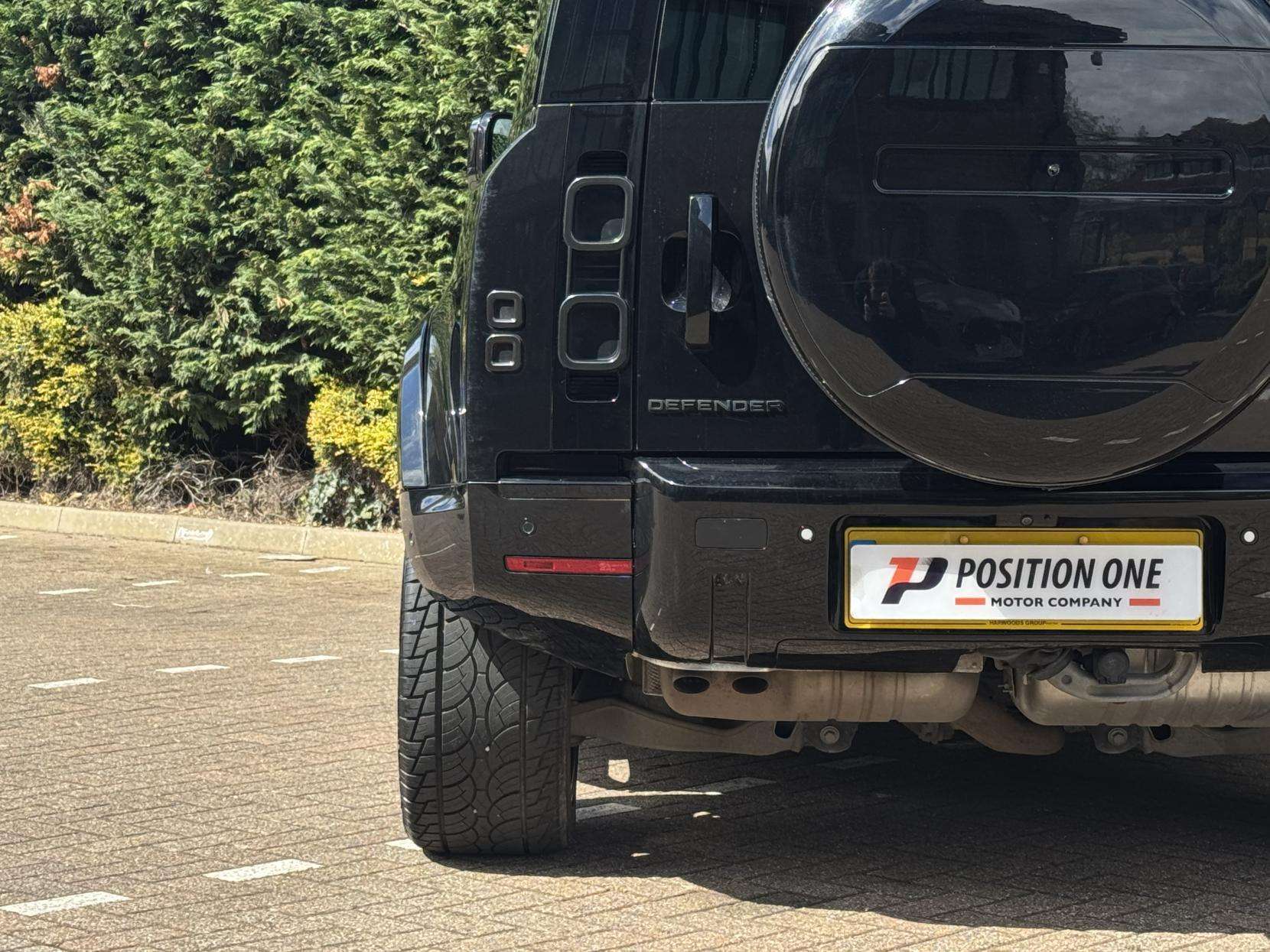 2024 LAND ROVER DEFENDER 90 2024 LAND ROVER DEFENDER 90