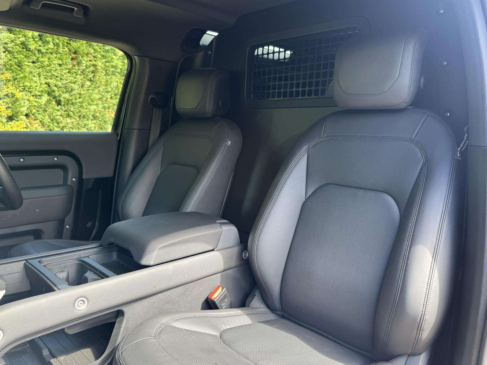 2024 LAND ROVER DEFENDER 90 2024 LAND ROVER DEFENDER 90