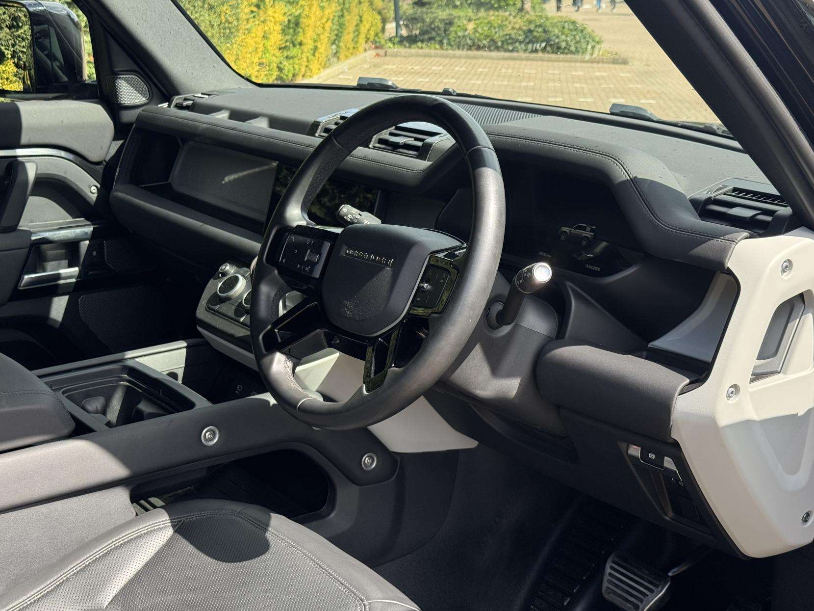 2024 LAND ROVER DEFENDER 90 2024 LAND ROVER DEFENDER 90