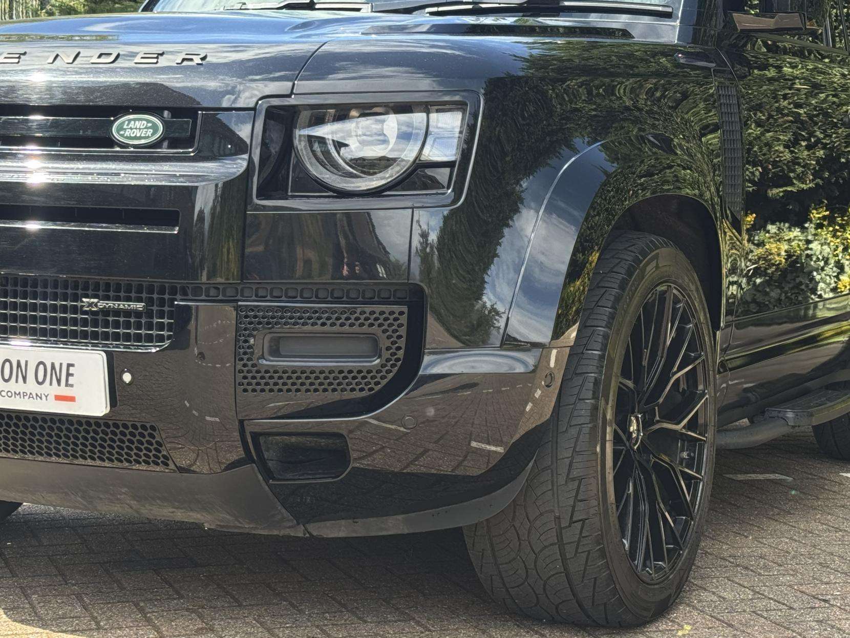 2024 LAND ROVER DEFENDER 90 2024 LAND ROVER DEFENDER 90