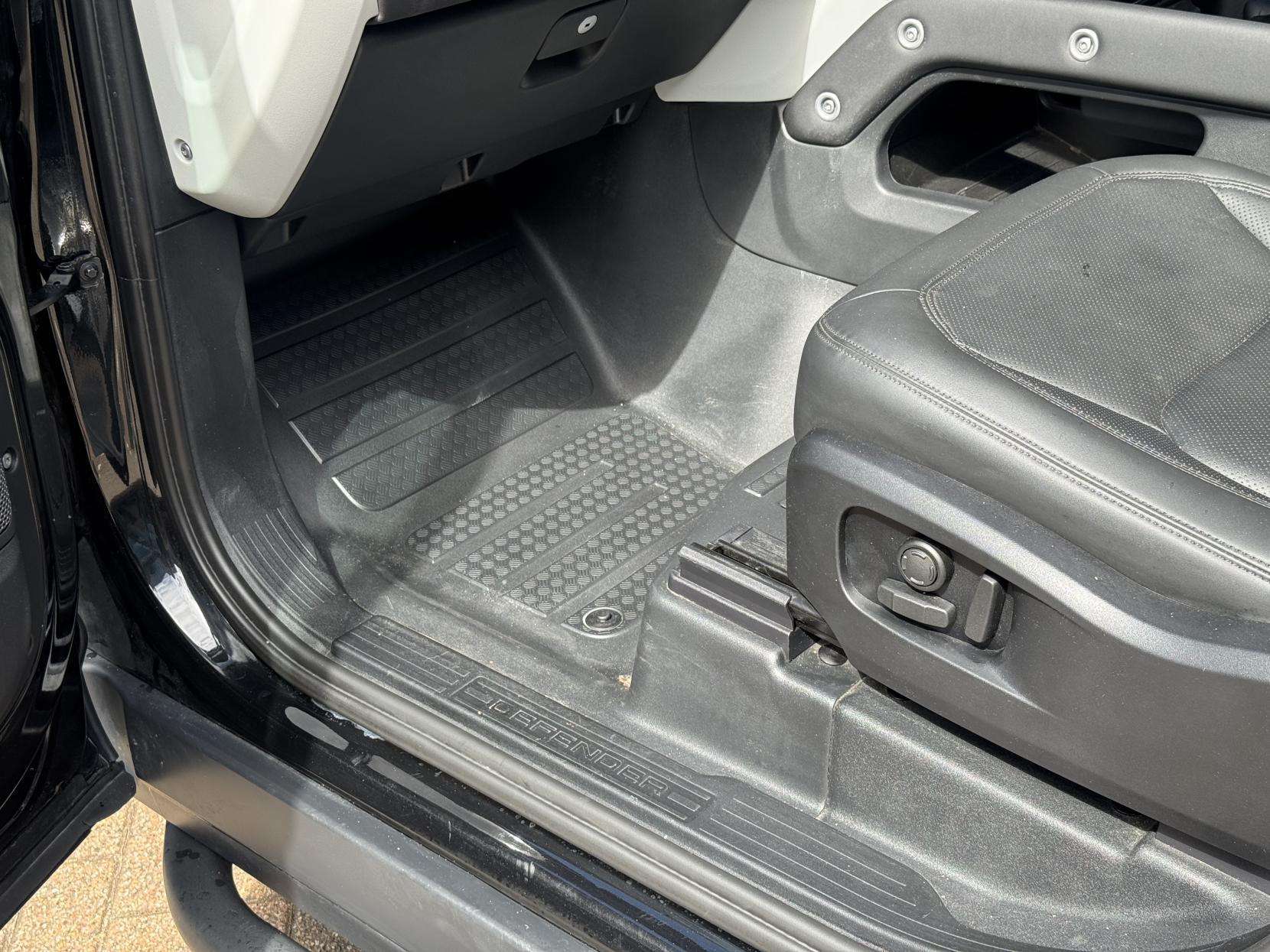 2024 LAND ROVER DEFENDER 90 2024 LAND ROVER DEFENDER 90