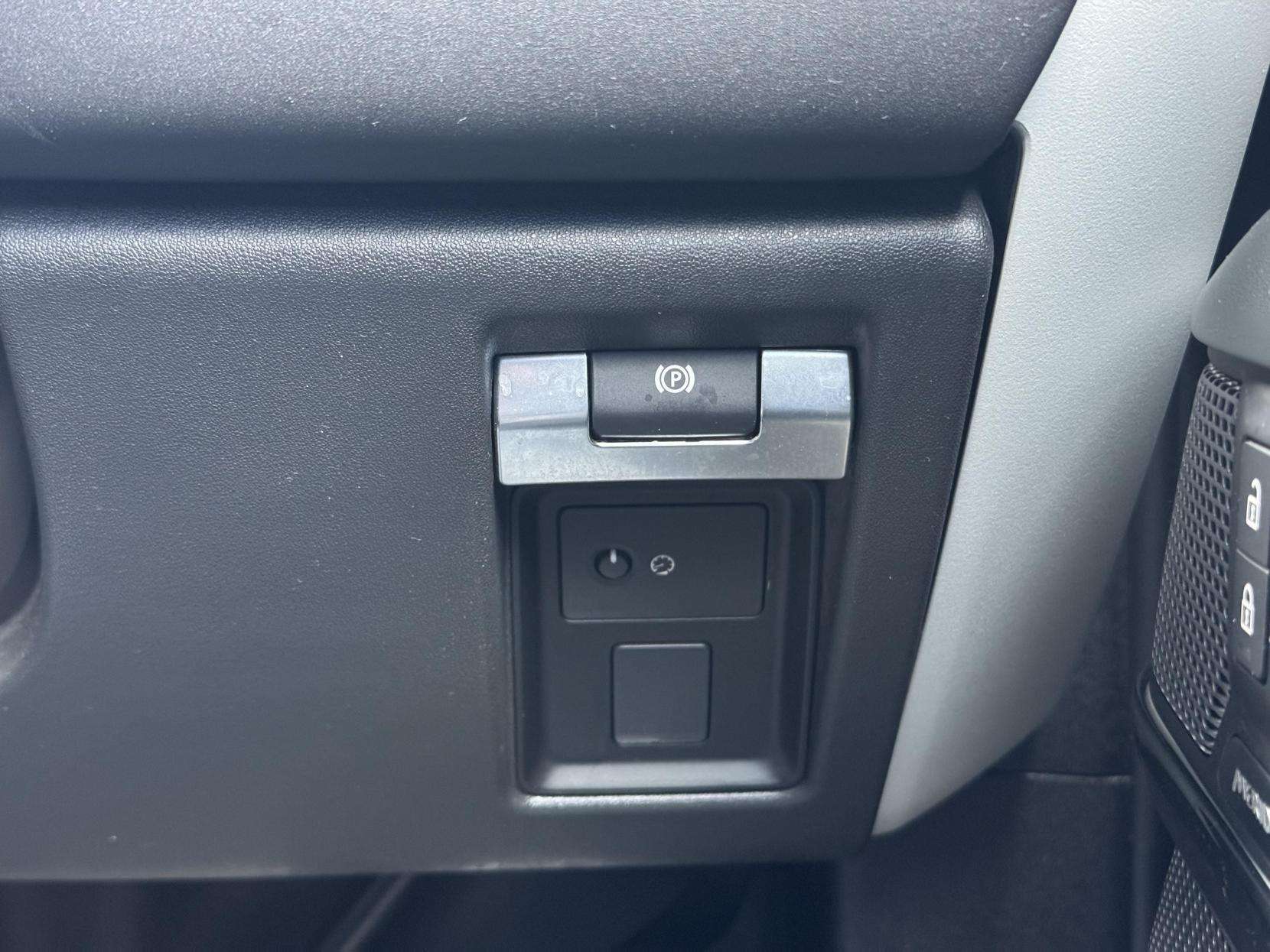 2024 LAND ROVER DEFENDER 90 2024 LAND ROVER DEFENDER 90