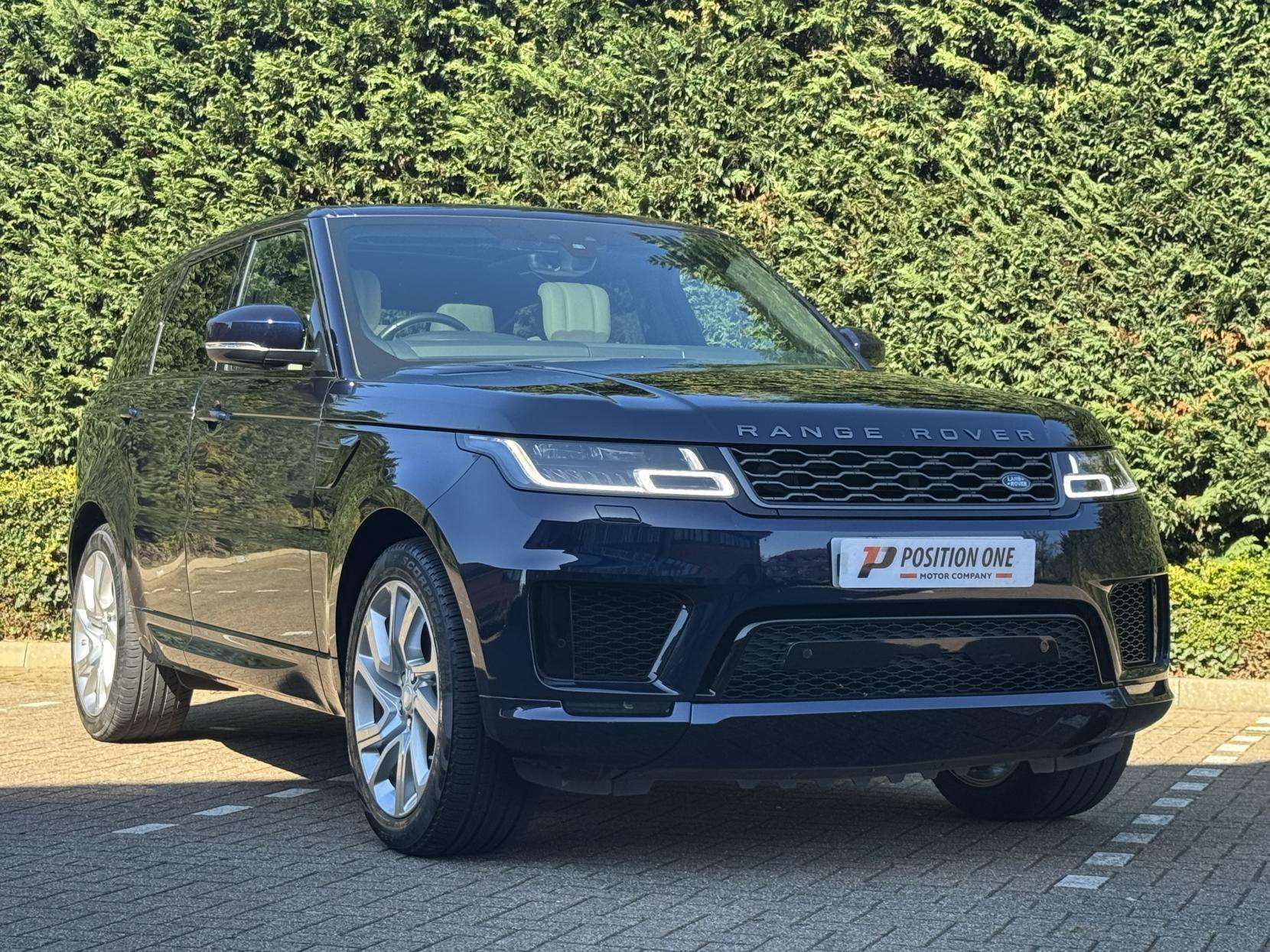 A 2020 LAND ROVER RANGE ROVER SPORT 3.0 P400 MHEV HSE Dynamic SUV 5dr Petrol Auto 4WD Euro 6 (s/s) (400 ps) A 2020 LAND ROVER RANGE ROVER SPORT 3.0 P400 MHEV HSE Dynamic SUV 5dr Petrol Auto 4WD Euro 6 (s/s) (400 ps)