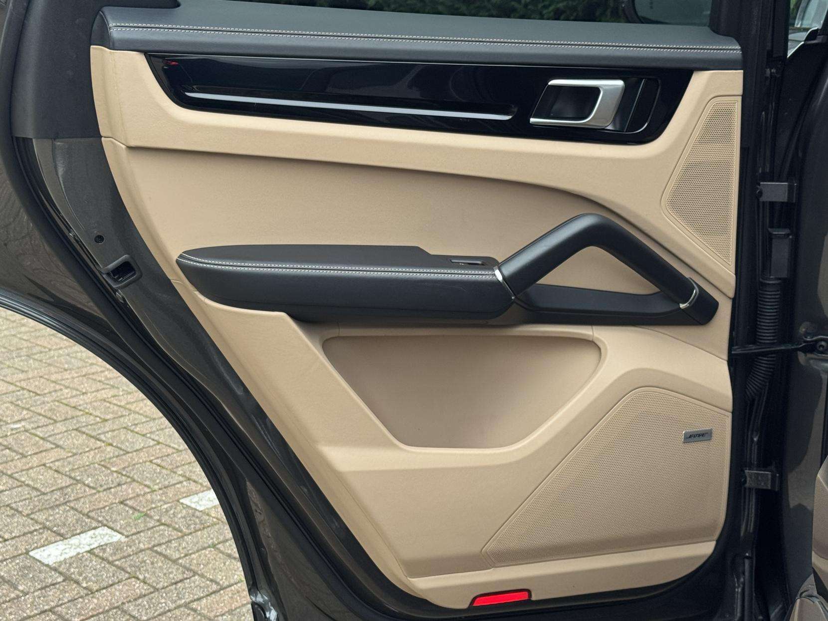 2020 PORSCHE CAYENNE 2020 PORSCHE CAYENNE