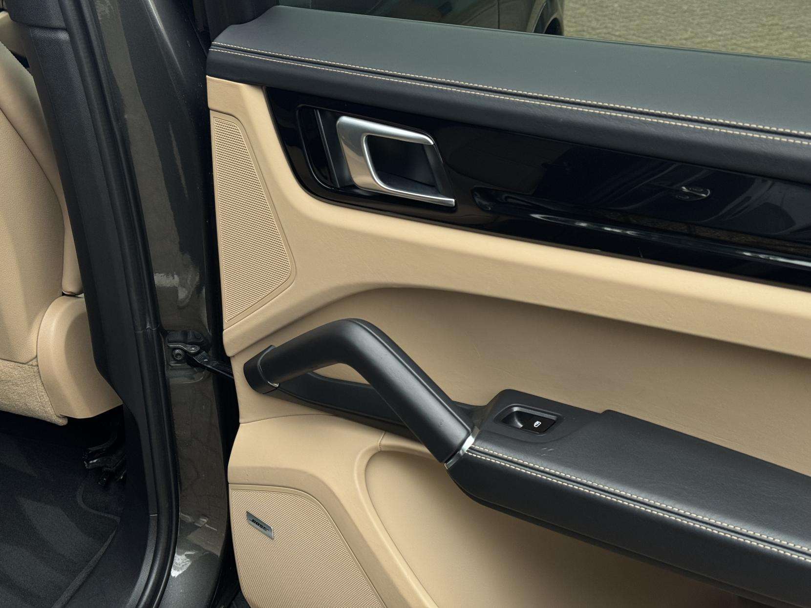 2020 PORSCHE CAYENNE 2020 PORSCHE CAYENNE