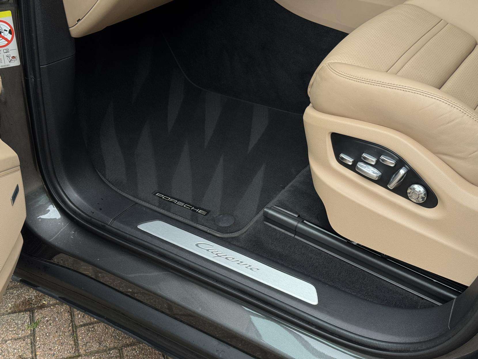 2020 PORSCHE CAYENNE 2020 PORSCHE CAYENNE