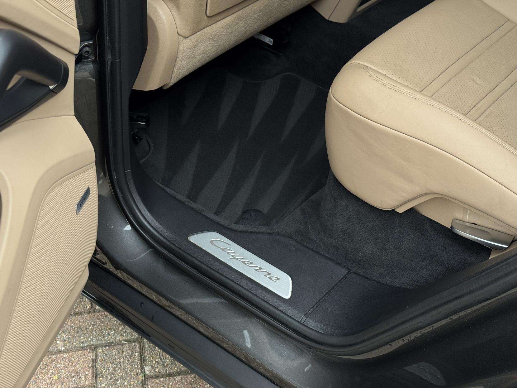 2020 PORSCHE CAYENNE 2020 PORSCHE CAYENNE