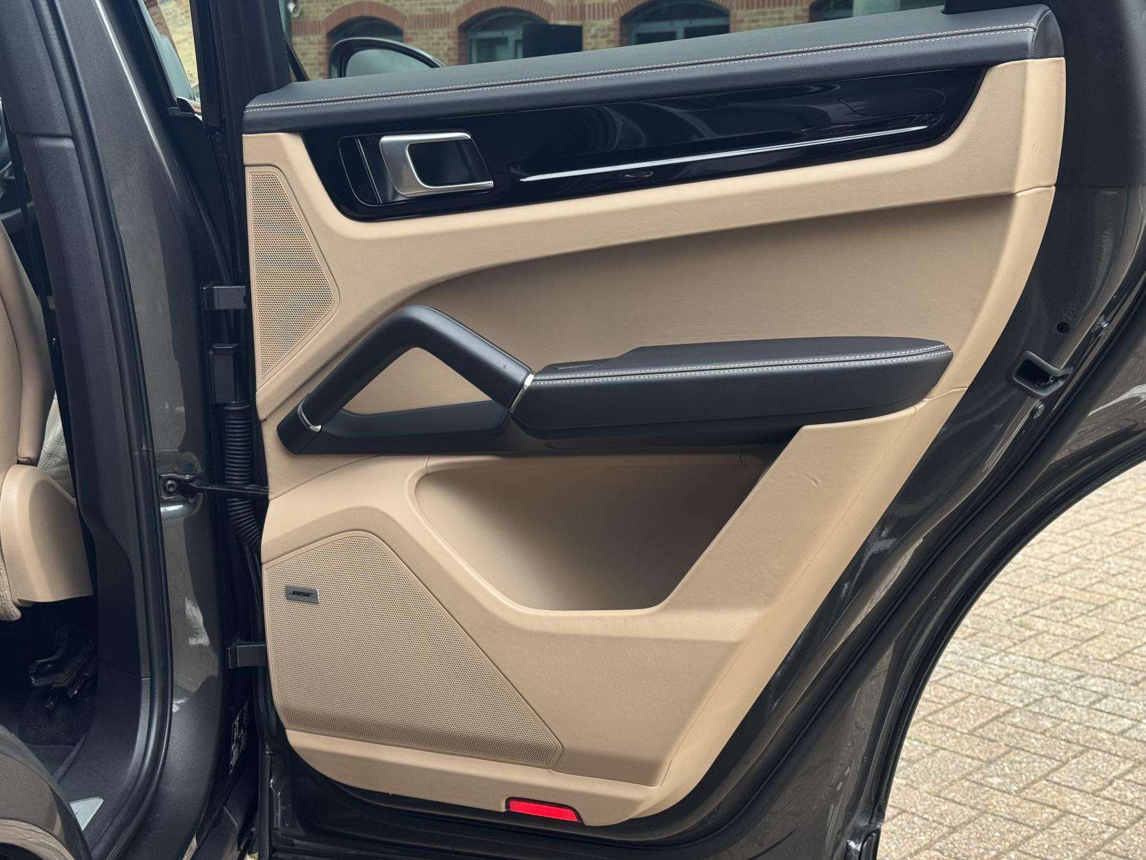 2020 PORSCHE CAYENNE 2020 PORSCHE CAYENNE