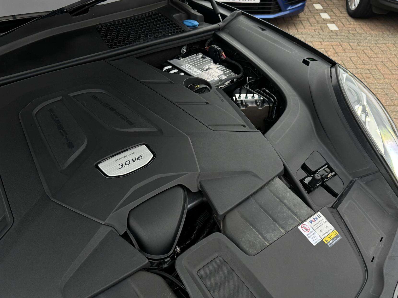 2020 PORSCHE CAYENNE 2020 PORSCHE CAYENNE