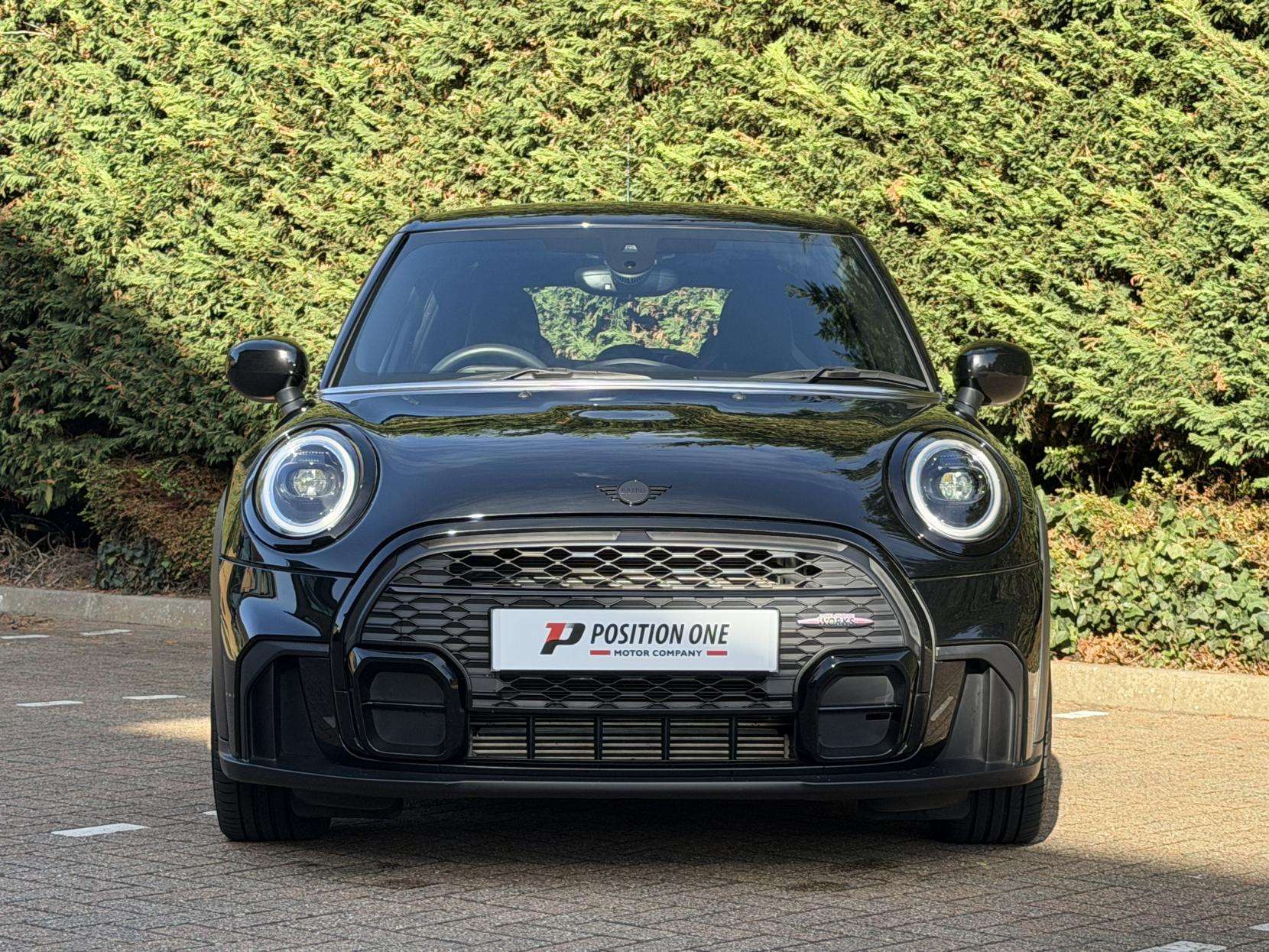 A 2023 MINI HATCH 1.5 Cooper Sport Hatchback 5dr Petrol Steptronic Euro 6 (s/s) (136 ps) A 2023 MINI HATCH 1.5 Cooper Sport Hatchback 5dr Petrol Steptronic Euro 6 (s/s) (136 ps)