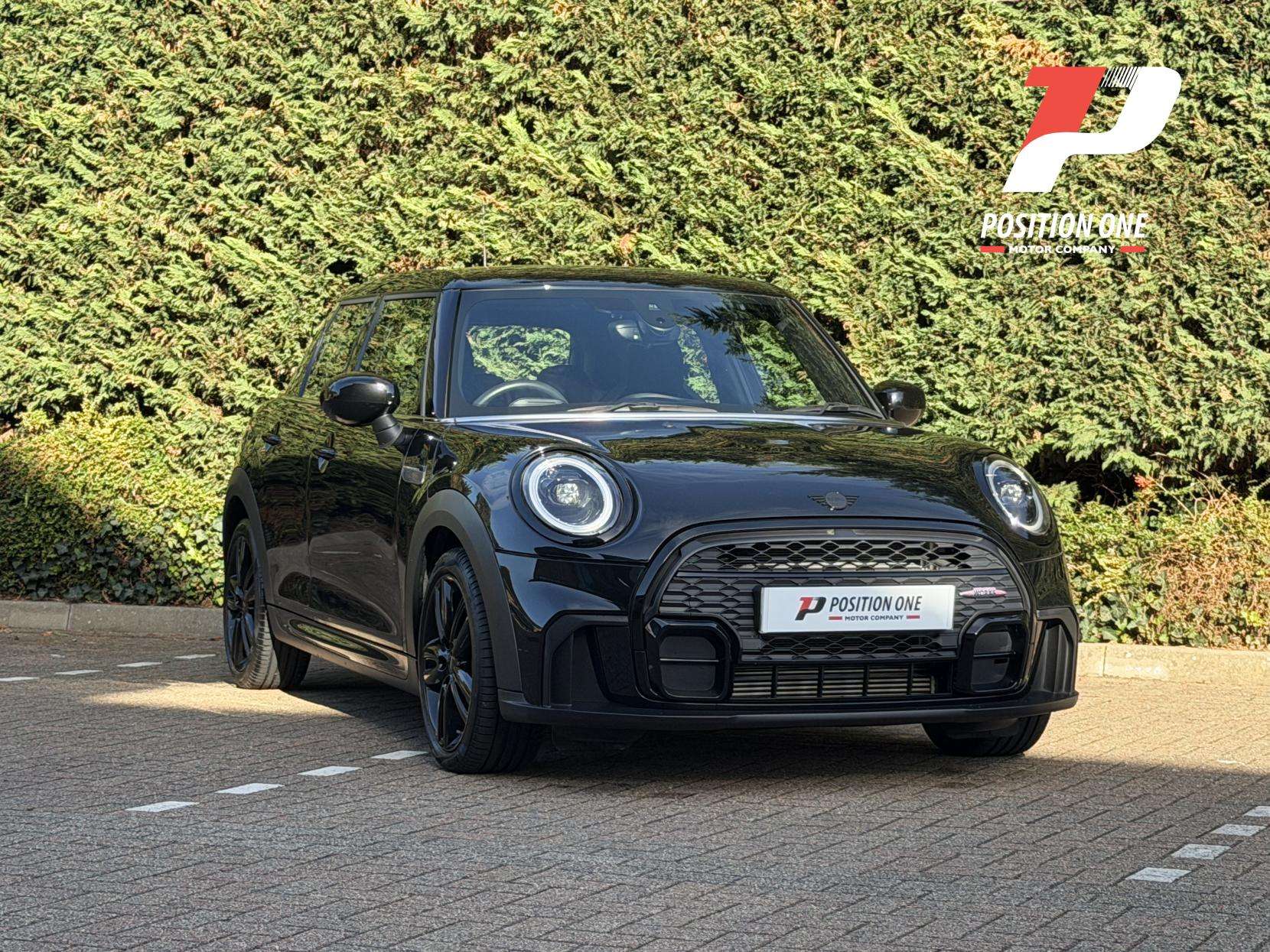 A 2023 MINI HATCH 1.5 Cooper Sport Hatchback 5dr Petrol Steptronic Euro 6 (s/s) (136 ps) A 2023 MINI HATCH 1.5 Cooper Sport Hatchback 5dr Petrol Steptronic Euro 6 (s/s) (136 ps)