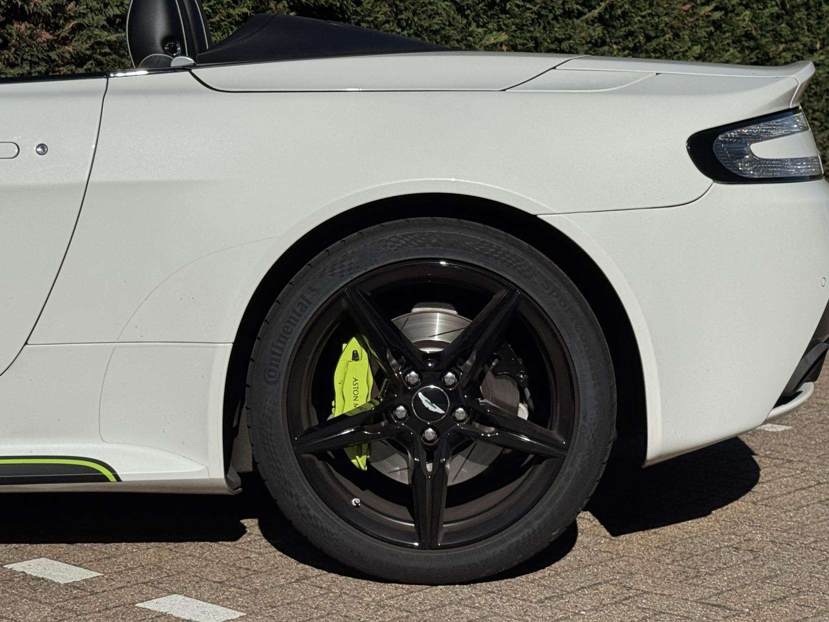 2018 ASTON MARTIN VANTAGE 2018 ASTON MARTIN VANTAGE