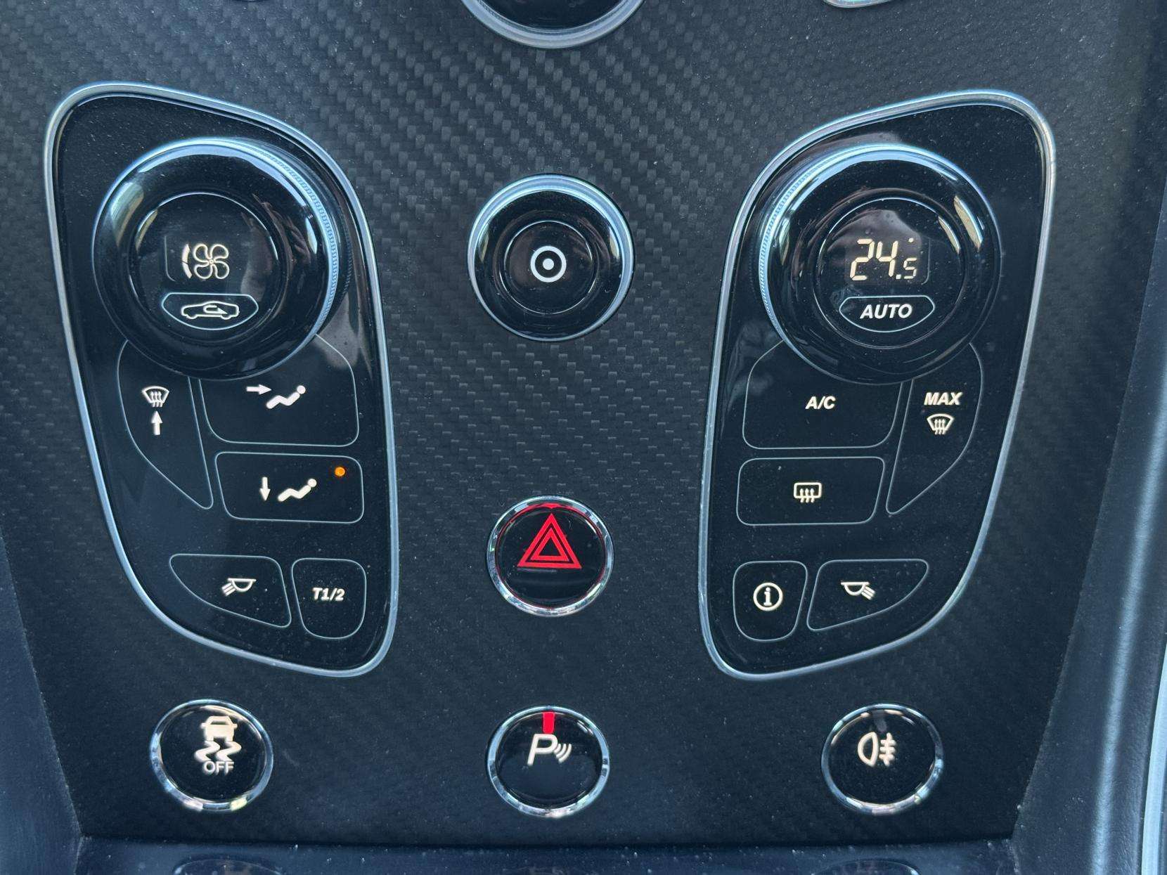 2018 ASTON MARTIN VANTAGE 2018 ASTON MARTIN VANTAGE