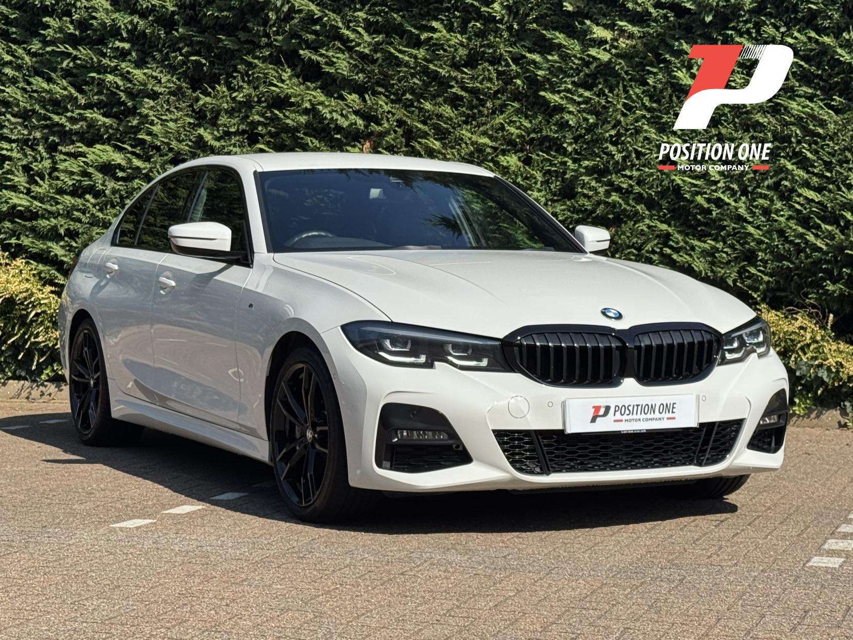 A 2021 BMW 3 SERIES 2.0 320i M Sport Saloon 4dr Petrol Auto xDrive Euro 6 (s/s) (184 ps) A 2021 BMW 3 SERIES 2.0 320i M Sport Saloon 4dr Petrol Auto xDrive Euro 6 (s/s) (184 ps)
