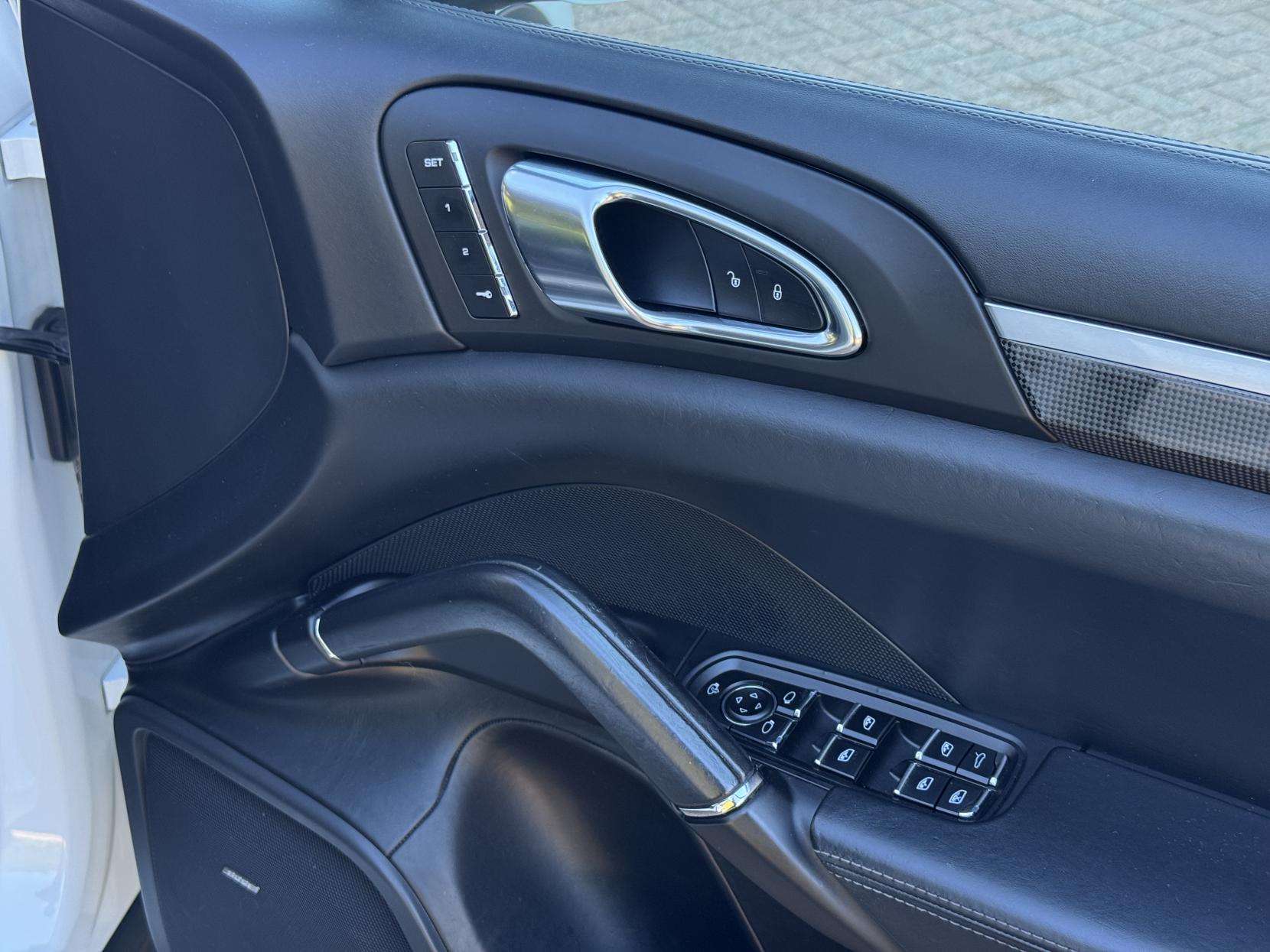 2018 PORSCHE CAYENNE 2018 PORSCHE CAYENNE