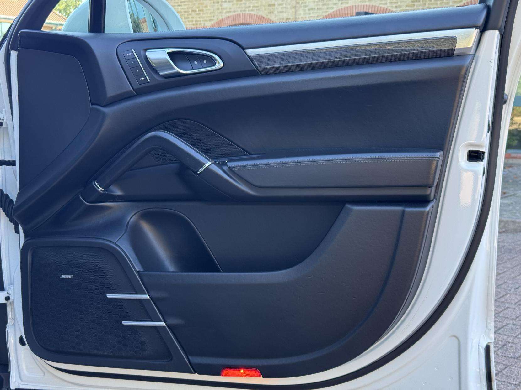 2018 PORSCHE CAYENNE 2018 PORSCHE CAYENNE