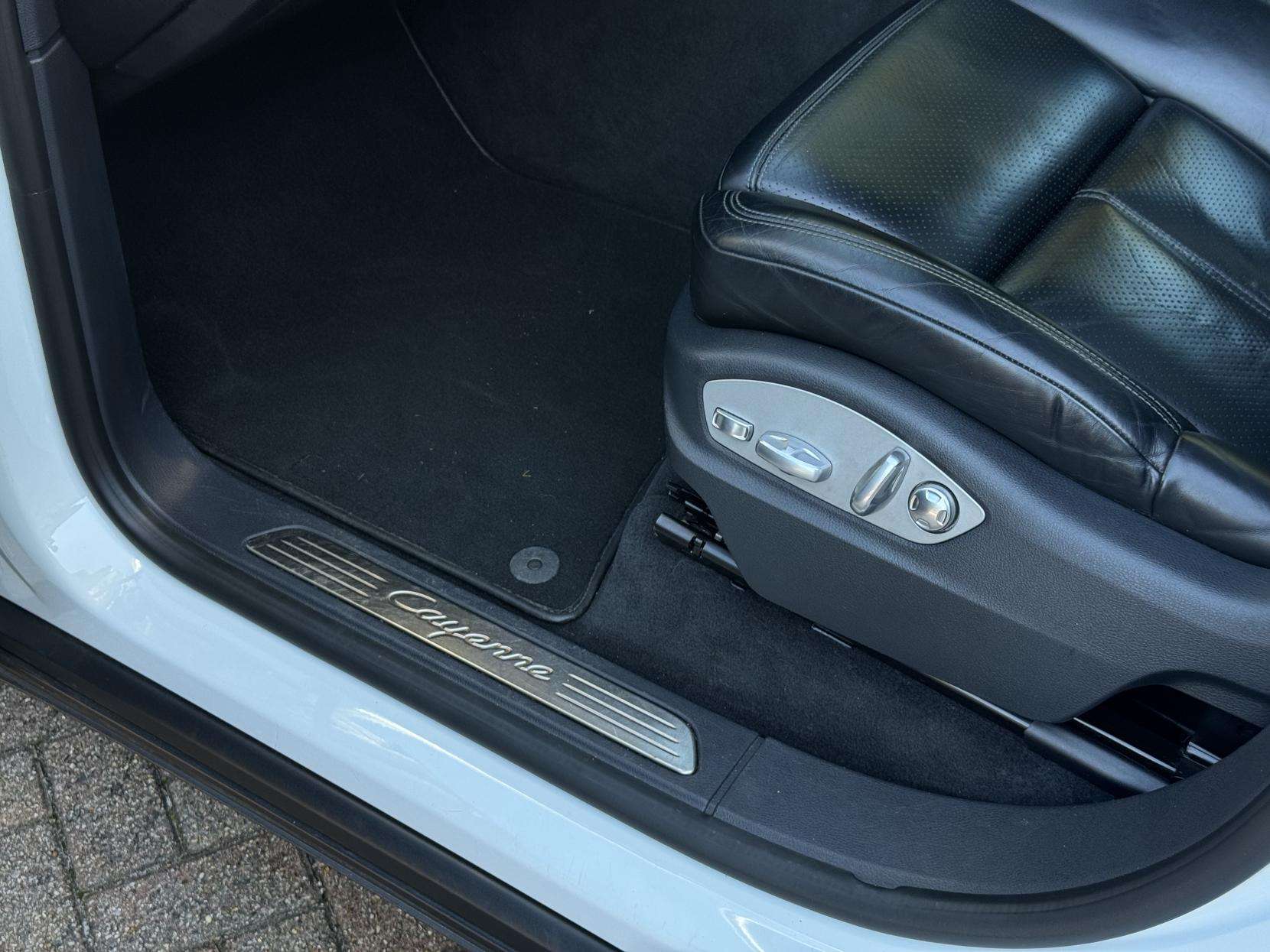 2018 PORSCHE CAYENNE 2018 PORSCHE CAYENNE