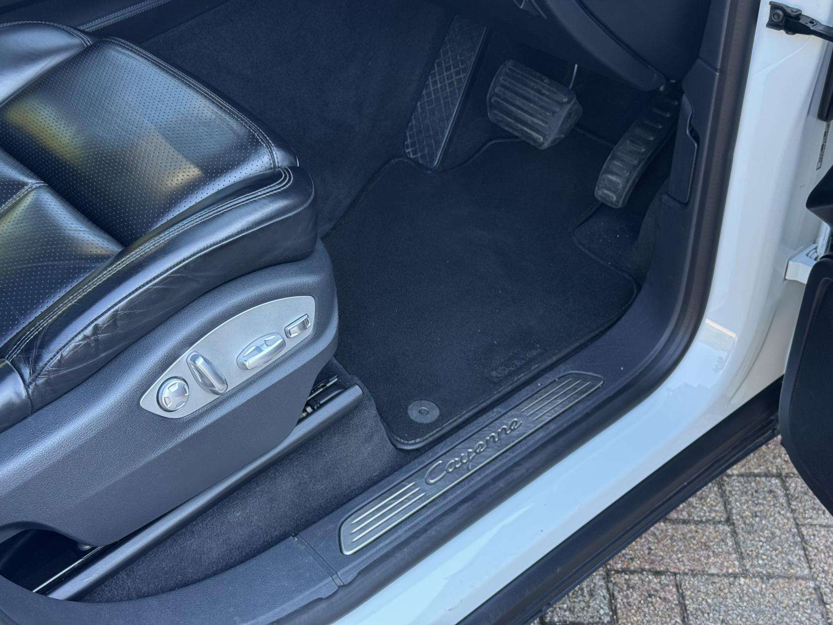 2018 PORSCHE CAYENNE 2018 PORSCHE CAYENNE