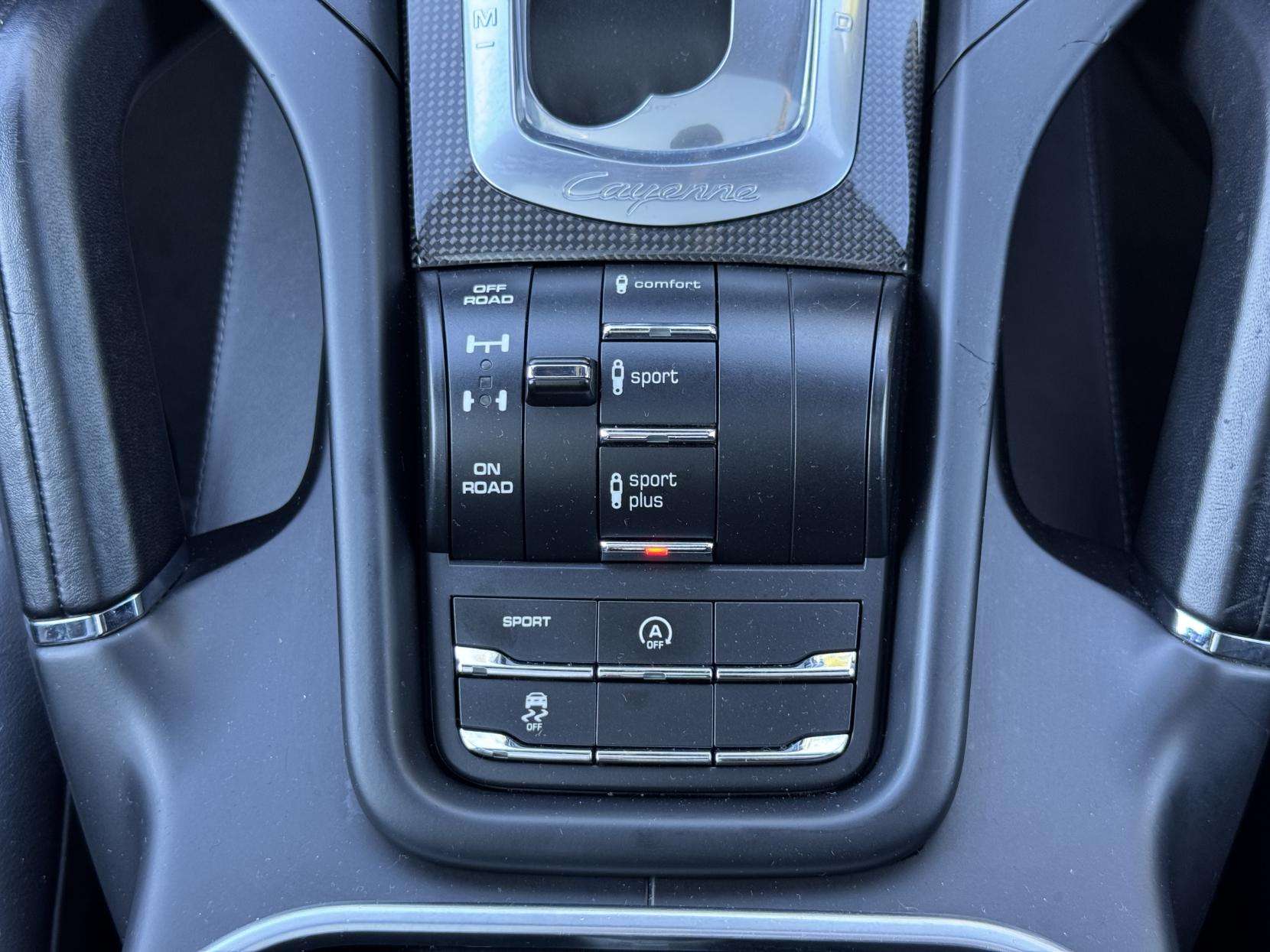 2018 PORSCHE CAYENNE 2018 PORSCHE CAYENNE
