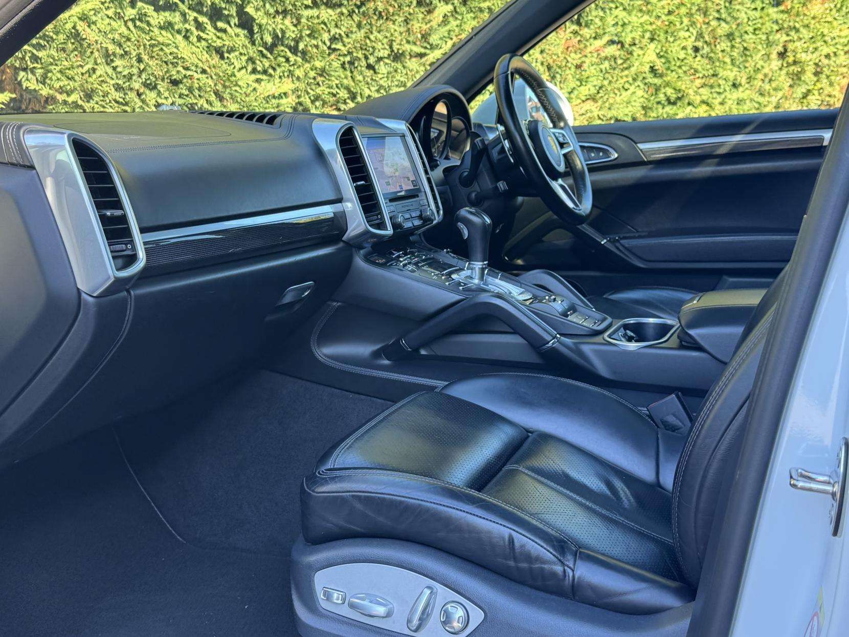 2018 PORSCHE CAYENNE 2018 PORSCHE CAYENNE