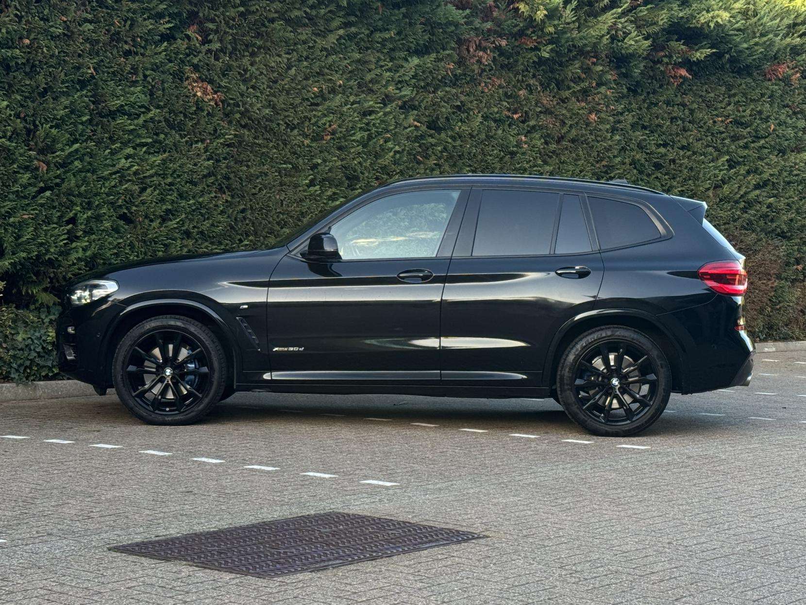 A 2018 BMW X3 3.0 30d M Sport SUV 5dr Diesel Auto xDrive Euro 6 (s/s) (265 ps) A 2018 BMW X3 3.0 30d M Sport SUV 5dr Diesel Auto xDrive Euro 6 (s/s) (265 ps)