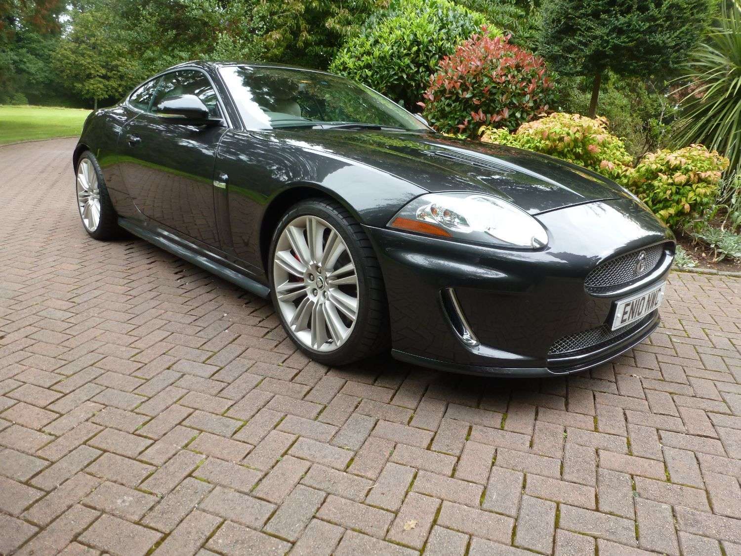 A 2010 JAGUAR XK XKR A 2010 JAGUAR XK XKR