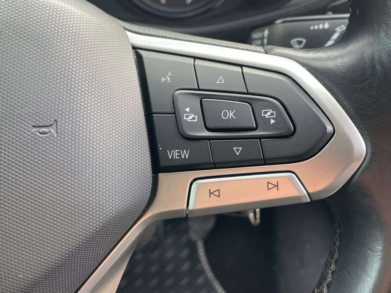 2021 VOLKSWAGEN TRANSPORTER T32 TDI KOMBI HIGHLINE 4 MOTION 2021 VOLKSWAGEN TRANSPORTER T32 TDI KOMBI HIGHLINE 4 MOTION