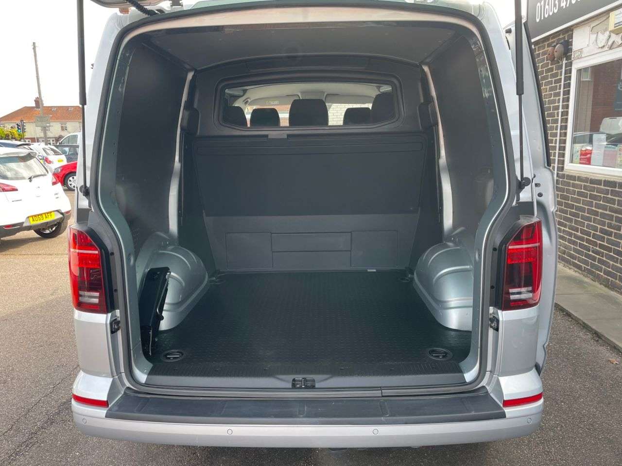 2021 VOLKSWAGEN TRANSPORTER T32 TDI KOMBI HIGHLINE 4 MOTION 2021 VOLKSWAGEN TRANSPORTER T32 TDI KOMBI HIGHLINE 4 MOTION