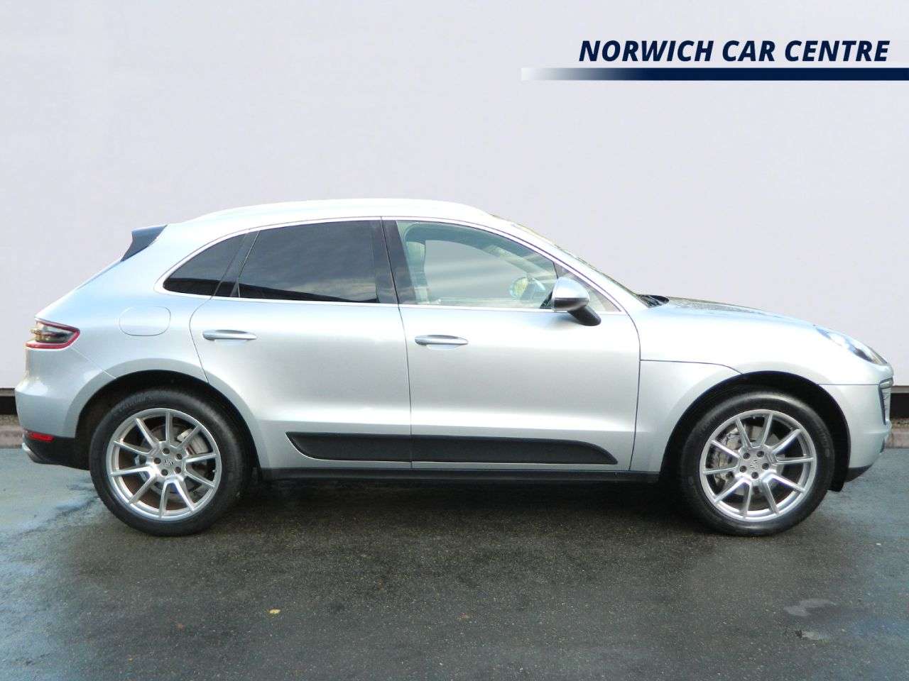 A 2014 PORSCHE MACAN 3.0 TD V6 S SUV 5dr Diesel PDK 4WD Euro 6 (s/s) (258 ps) MASSIVE SPEC LOW M A 2014 PORSCHE MACAN 3.0 TD V6 S SUV 5dr Diesel PDK 4WD Euro 6 (s/s) (258 ps) MASSIVE SPEC LOW M
