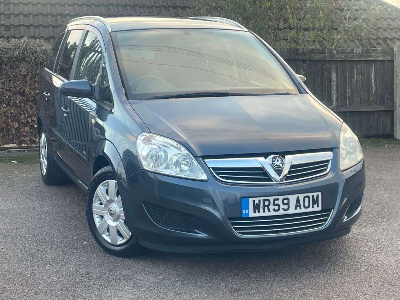 A 2009 VAUXHALL ZAFIRA 1.8 16V Active MPV 5dr Petrol Manual Euro 4 (140 ps) A 2009 VAUXHALL ZAFIRA 1.8 16V Active MPV 5dr Petrol Manual Euro 4 (140 ps)