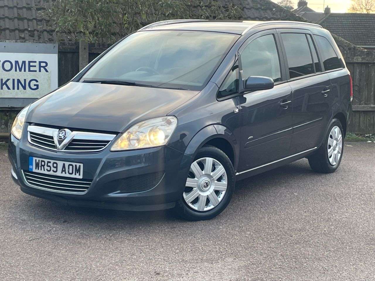 A 2009 VAUXHALL ZAFIRA 1.8 16V Active MPV 5dr Petrol Manual Euro 4 (140 ps) A 2009 VAUXHALL ZAFIRA 1.8 16V Active MPV 5dr Petrol Manual Euro 4 (140 ps)