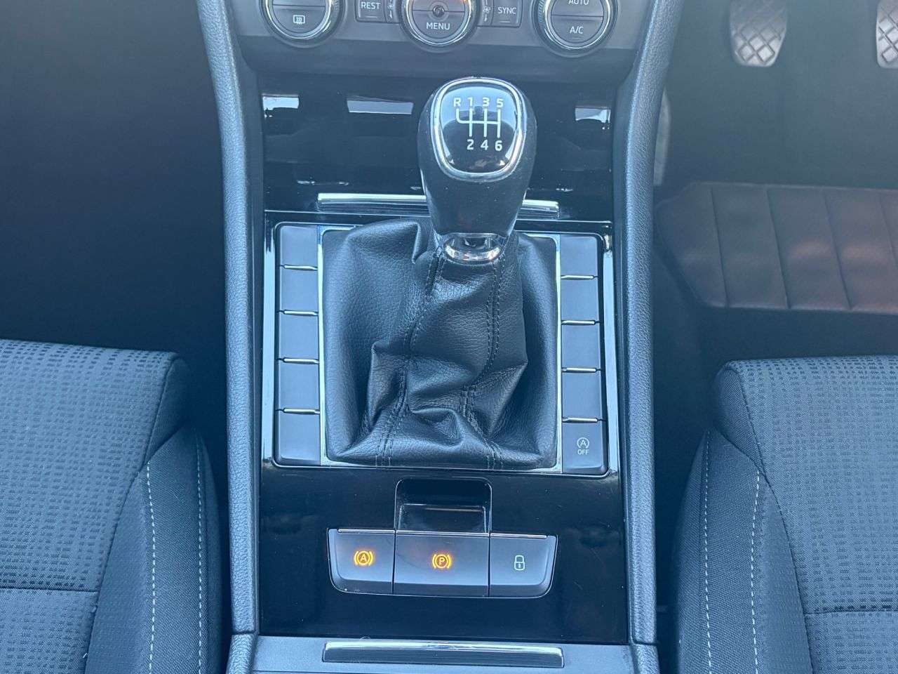 2016 SKODA SUPERB 2016 SKODA SUPERB