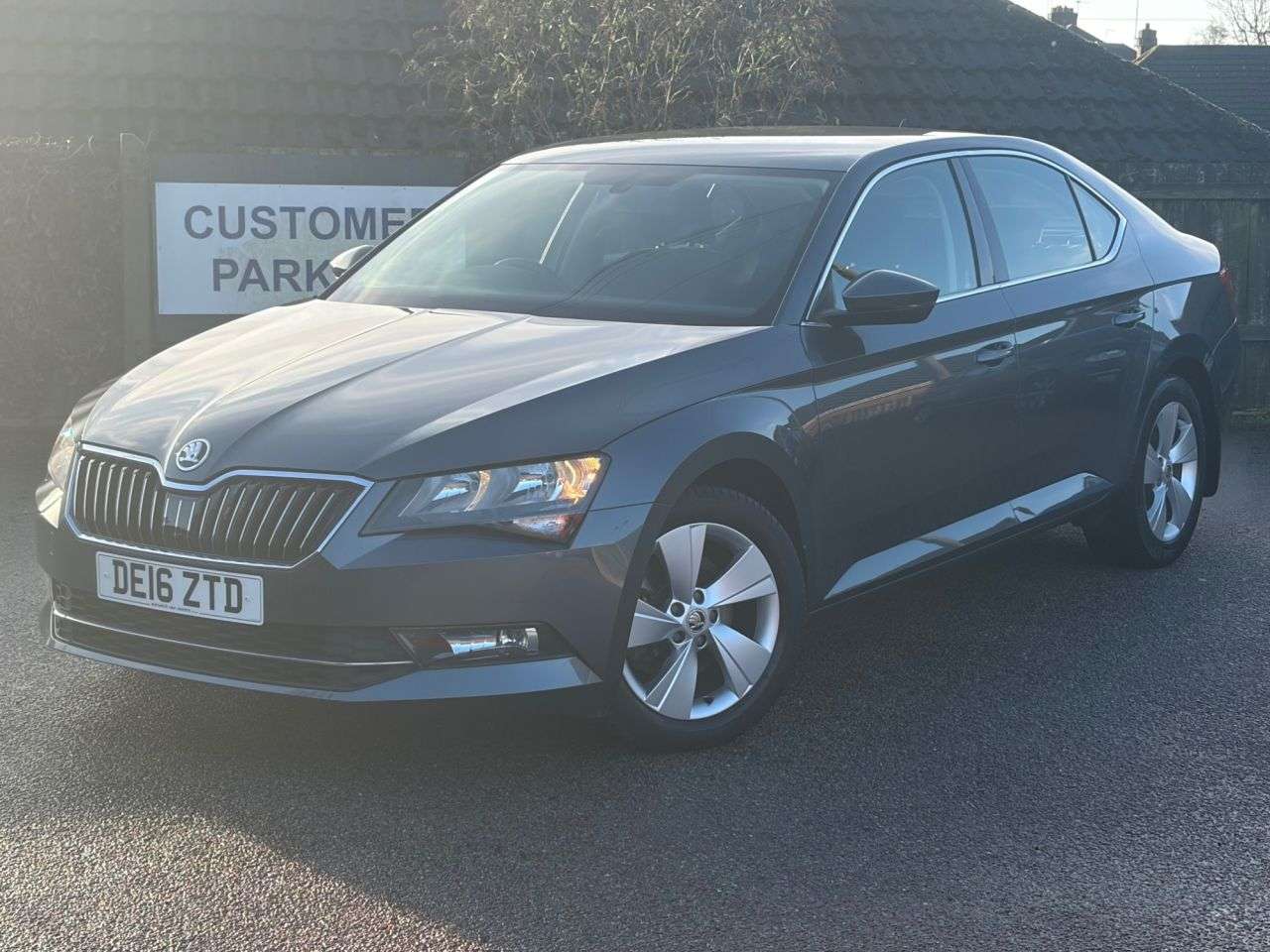 A 2016 SKODA SUPERB 1.4 TSI ACT SE Hatchback 5dr Petrol Manual Euro 6 (s/s) (150 ps) A 2016 SKODA SUPERB 1.4 TSI ACT SE Hatchback 5dr Petrol Manual Euro 6 (s/s) (150 ps)