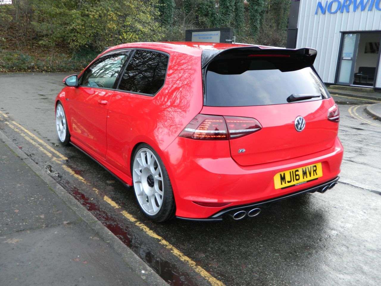 A 2016 VOLKSWAGEN GOLF 2.0 TSI BlueMotion Tech R Hatchback 3dr Petrol Manual 4Motion Euro 6 (s/s) A 2016 VOLKSWAGEN GOLF 2.0 TSI BlueMotion Tech R Hatchback 3dr Petrol Manual 4Motion Euro 6 (s/s)