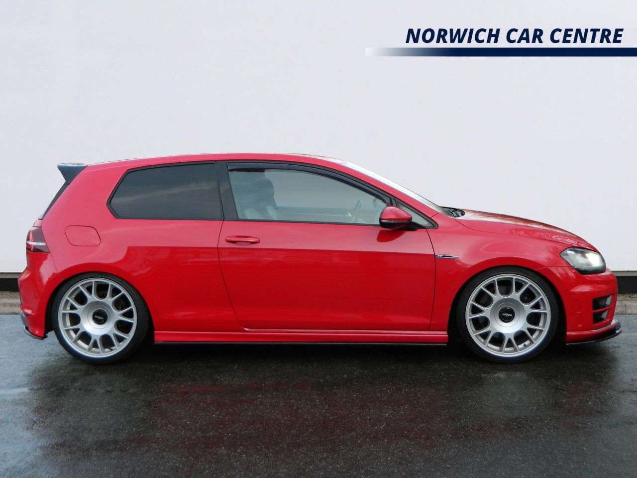 A 2016 VOLKSWAGEN GOLF 2.0 TSI BlueMotion Tech R Hatchback 3dr Petrol Manual 4Motion Euro 6 (s/s) A 2016 VOLKSWAGEN GOLF 2.0 TSI BlueMotion Tech R Hatchback 3dr Petrol Manual 4Motion Euro 6 (s/s)