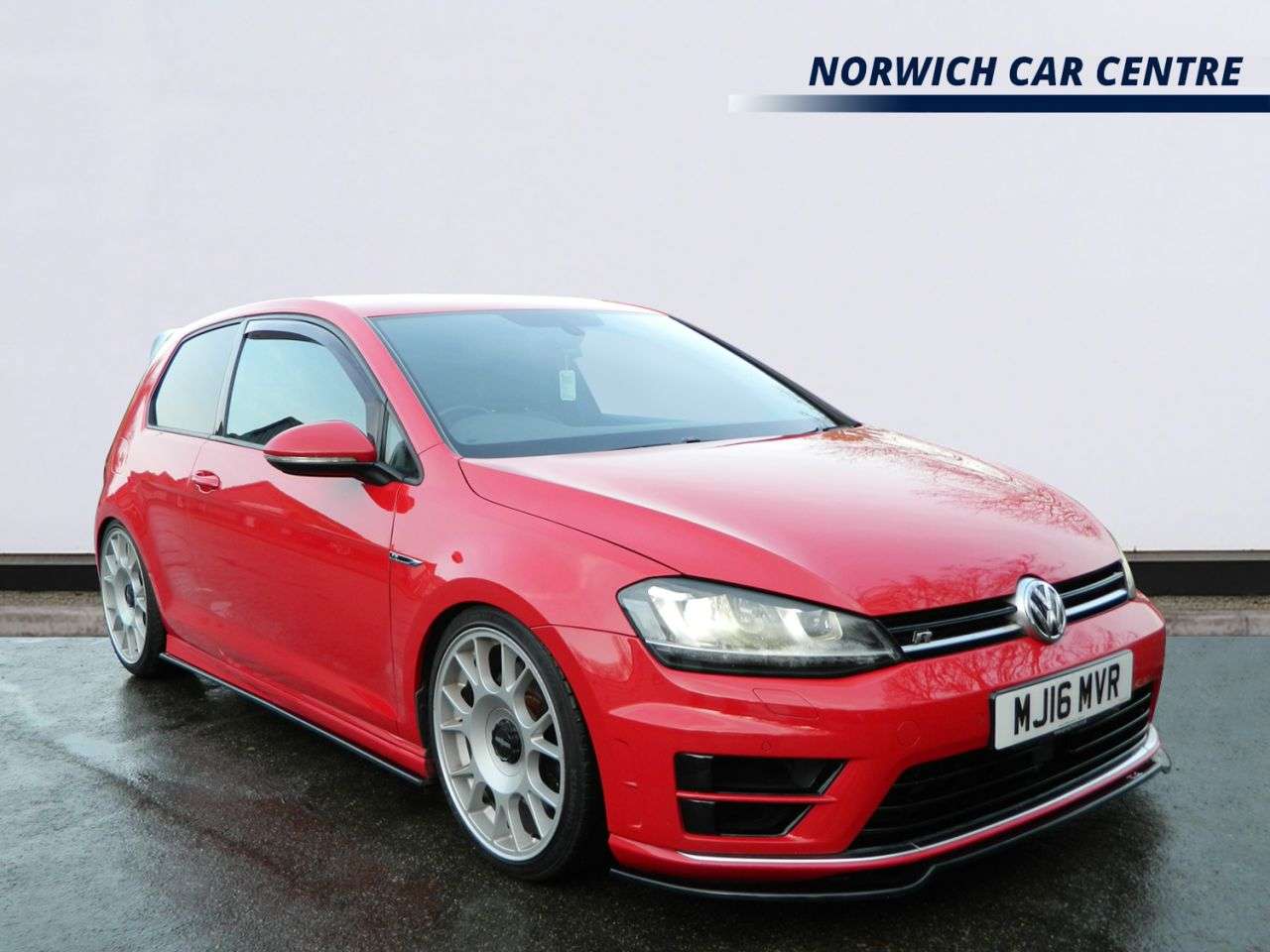 A 2016 VOLKSWAGEN GOLF 2.0 TSI BlueMotion Tech R Hatchback 3dr Petrol Manual 4Motion Euro 6 (s/s) A 2016 VOLKSWAGEN GOLF 2.0 TSI BlueMotion Tech R Hatchback 3dr Petrol Manual 4Motion Euro 6 (s/s)