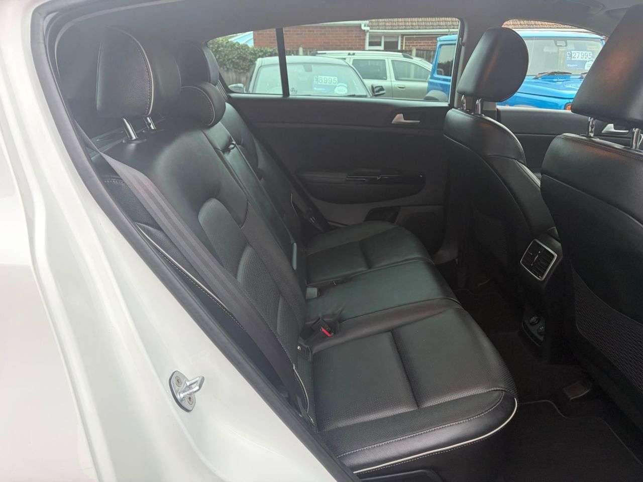 A 2016 KIA SPORTAGE 1.7 CRDi 3 SUV 5dr Diesel Manual Euro 6 (s/s) (114 bhp) A 2016 KIA SPORTAGE 1.7 CRDi 3 SUV 5dr Diesel Manual Euro 6 (s/s) (114 bhp)