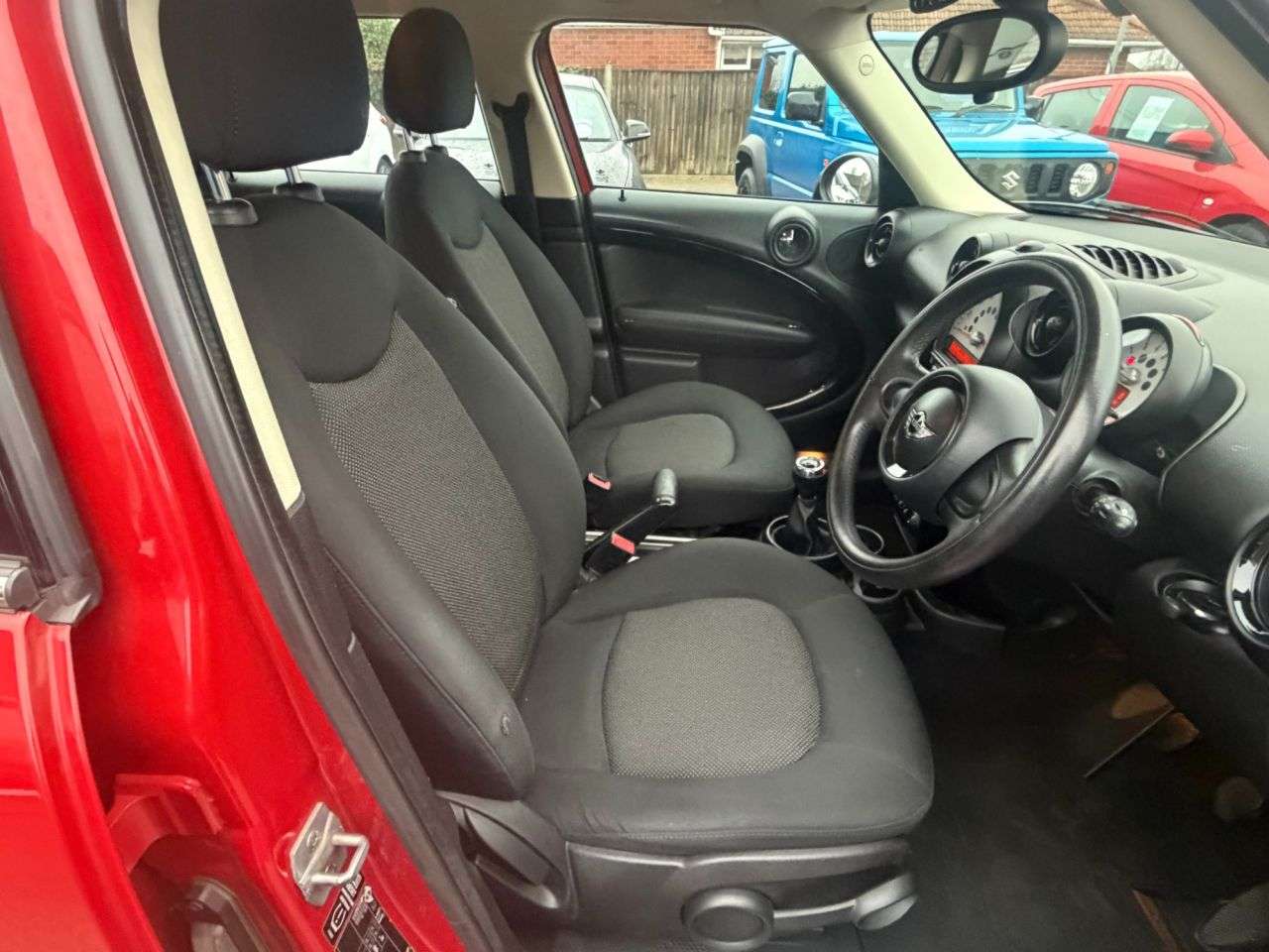 A 2013 MINI COUNTRYMAN 1.6 One SUV 5dr Petrol Manual Euro 6 (s/s) (98 ps) A 2013 MINI COUNTRYMAN 1.6 One SUV 5dr Petrol Manual Euro 6 (s/s) (98 ps)