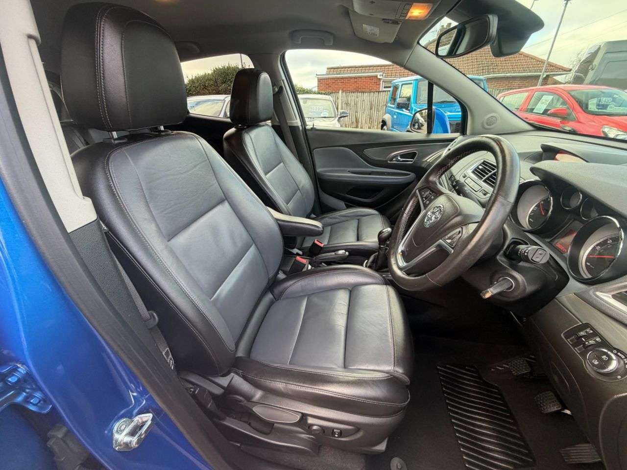 A 2016 VAUXHALL MOKKA 1.6i SE SUV 5dr Petrol Manual 2WD Euro 6 (s/s) (115 ps) A 2016 VAUXHALL MOKKA 1.6i SE SUV 5dr Petrol Manual 2WD Euro 6 (s/s) (115 ps)