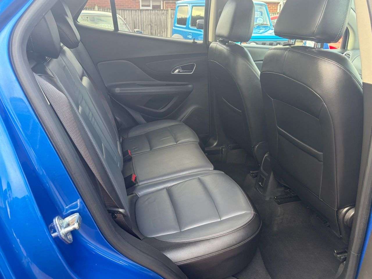 A 2016 VAUXHALL MOKKA 1.6i SE SUV 5dr Petrol Manual 2WD Euro 6 (s/s) (115 ps) A 2016 VAUXHALL MOKKA 1.6i SE SUV 5dr Petrol Manual 2WD Euro 6 (s/s) (115 ps)