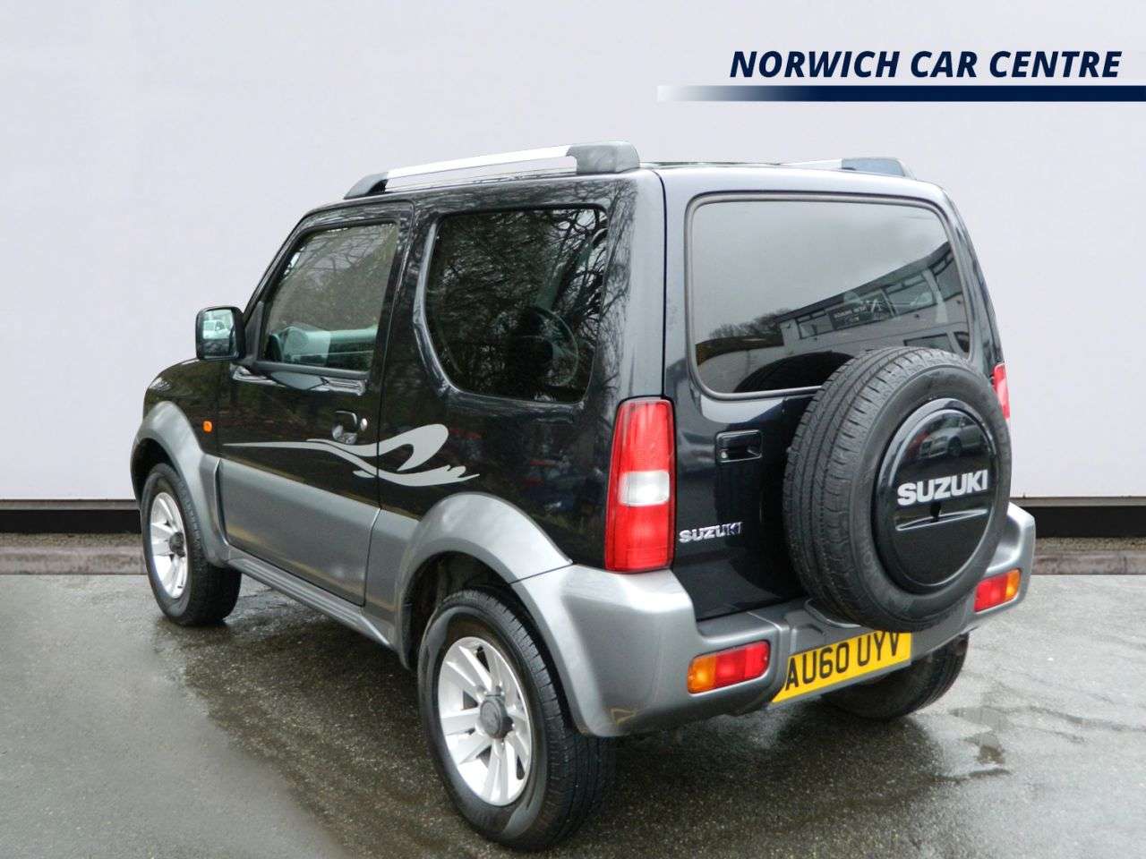 A 2010 SUZUKI JIMNY 1.3 SZ4 SUV 3dr Petrol Manual (171 g/km, 83 bhp) CD PLAYER 2 KEYS FRONT & R A 2010 SUZUKI JIMNY 1.3 SZ4 SUV 3dr Petrol Manual (171 g/km, 83 bhp) CD PLAYER 2 KEYS FRONT & R