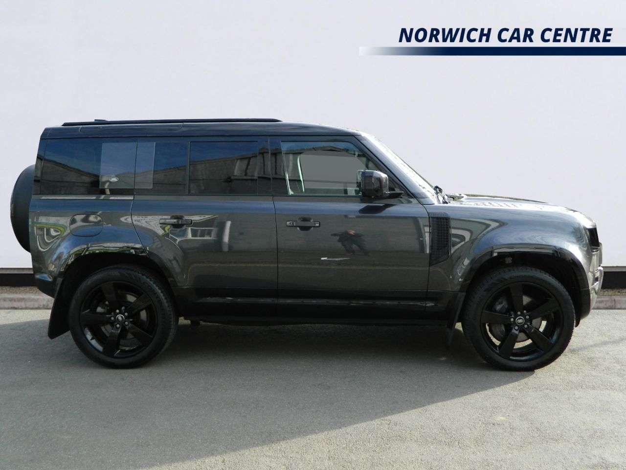 A 2023 LAND ROVER DEFENDER 3.0 D250 MHEV X-Dynamic HSE SUV 5dr Diesel Auto 4WD Euro 6 (s/s) (250 ps) P A 2023 LAND ROVER DEFENDER 3.0 D250 MHEV X-Dynamic HSE SUV 5dr Diesel Auto 4WD Euro 6 (s/s) (250 ps) P