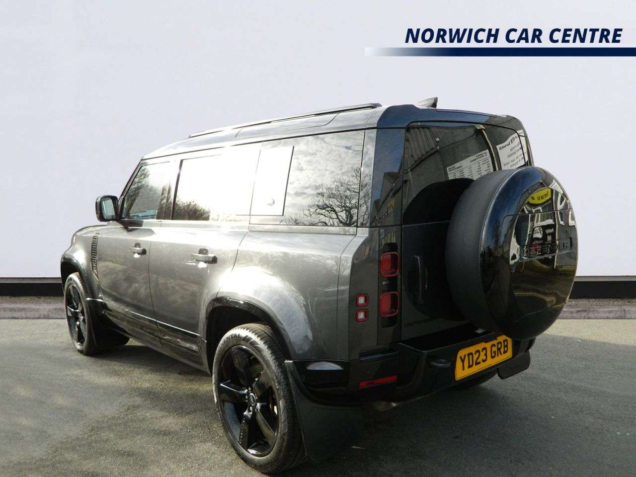 A 2023 LAND ROVER DEFENDER 3.0 D250 MHEV X-Dynamic HSE SUV 5dr Diesel Auto 4WD Euro 6 (s/s) (250 ps) P A 2023 LAND ROVER DEFENDER 3.0 D250 MHEV X-Dynamic HSE SUV 5dr Diesel Auto 4WD Euro 6 (s/s) (250 ps) P