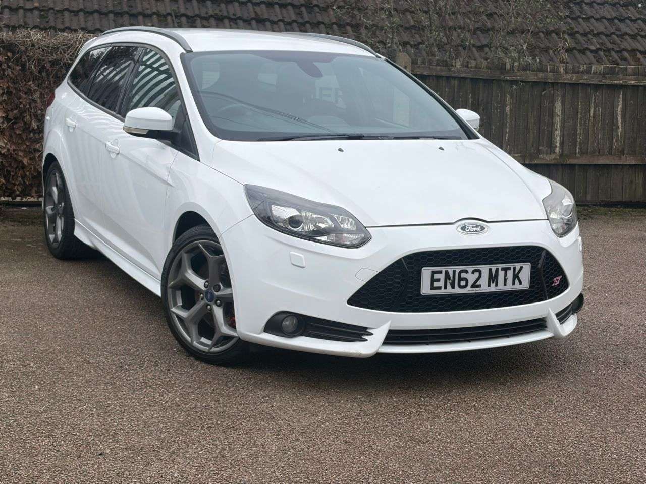 A 2013 FORD FOCUS 2.0T EcoBoost ST-3 Estate 5dr Petrol Manual Euro 5 (s/s) (250 ps) A 2013 FORD FOCUS 2.0T EcoBoost ST-3 Estate 5dr Petrol Manual Euro 5 (s/s) (250 ps)