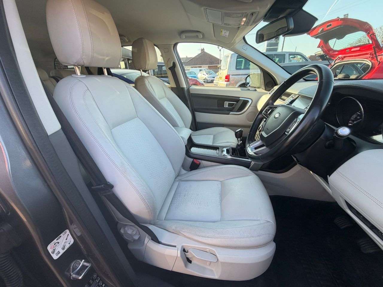 A 2015 LAND ROVER DISCOVERY SPORT 2.0 TD4 SE SUV 5dr Diesel Manual 4WD Euro 6 (s/s) (5 Seat) (150 ps) A 2015 LAND ROVER DISCOVERY SPORT 2.0 TD4 SE SUV 5dr Diesel Manual 4WD Euro 6 (s/s) (5 Seat) (150 ps)